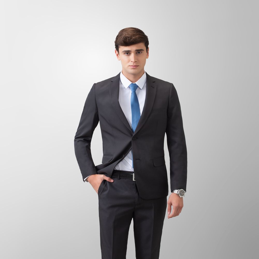 Camisa Combina Traje Negro Con Corbata Plateada Traje Negro Ribete